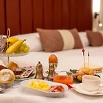 La Maison De & Bed & Breakfast