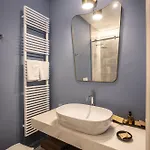 La Maison De & Bed & Breakfast