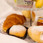Bed & Breakfast La Maison De & Piacenza