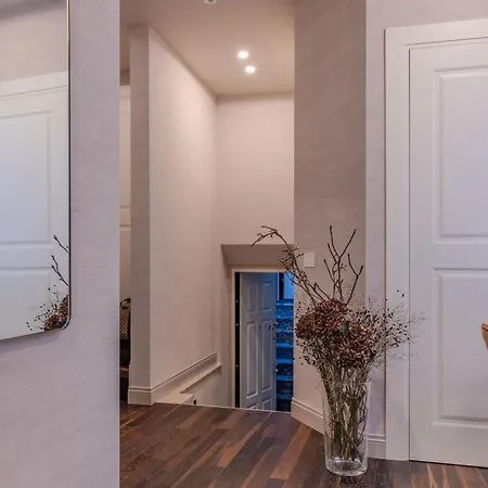 La Maison De & فندق مبيت وإفطار
