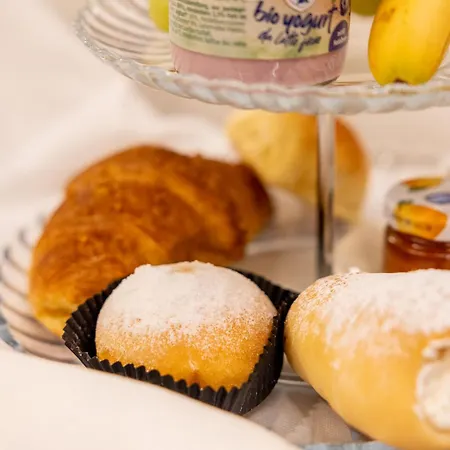 Bed & Breakfast La Maison De & Piacenza