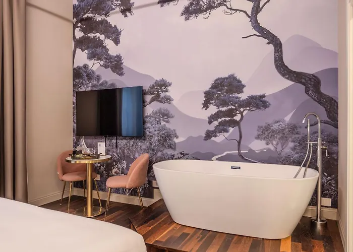 La Maison De & Bed & Breakfast 4*