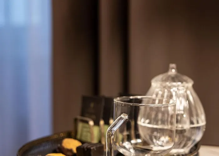 La Maison De & Bed and Breakfast