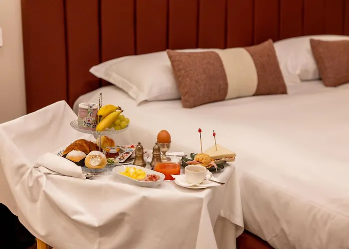 La Maison De & Bed & Breakfast