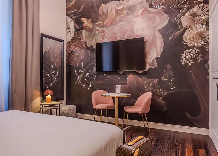 La Maison De & Bed and Breakfast