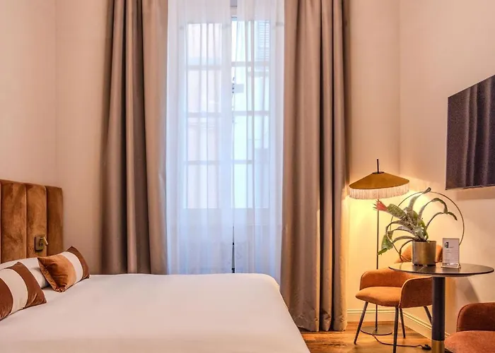 La Maison De & Bed & Breakfast